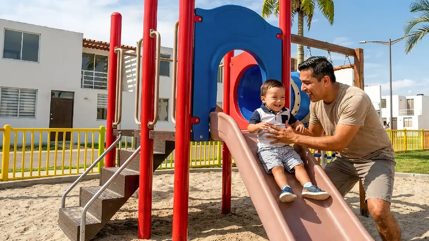 Juegos para nióos en el parque de la Alborada habilitación urbana